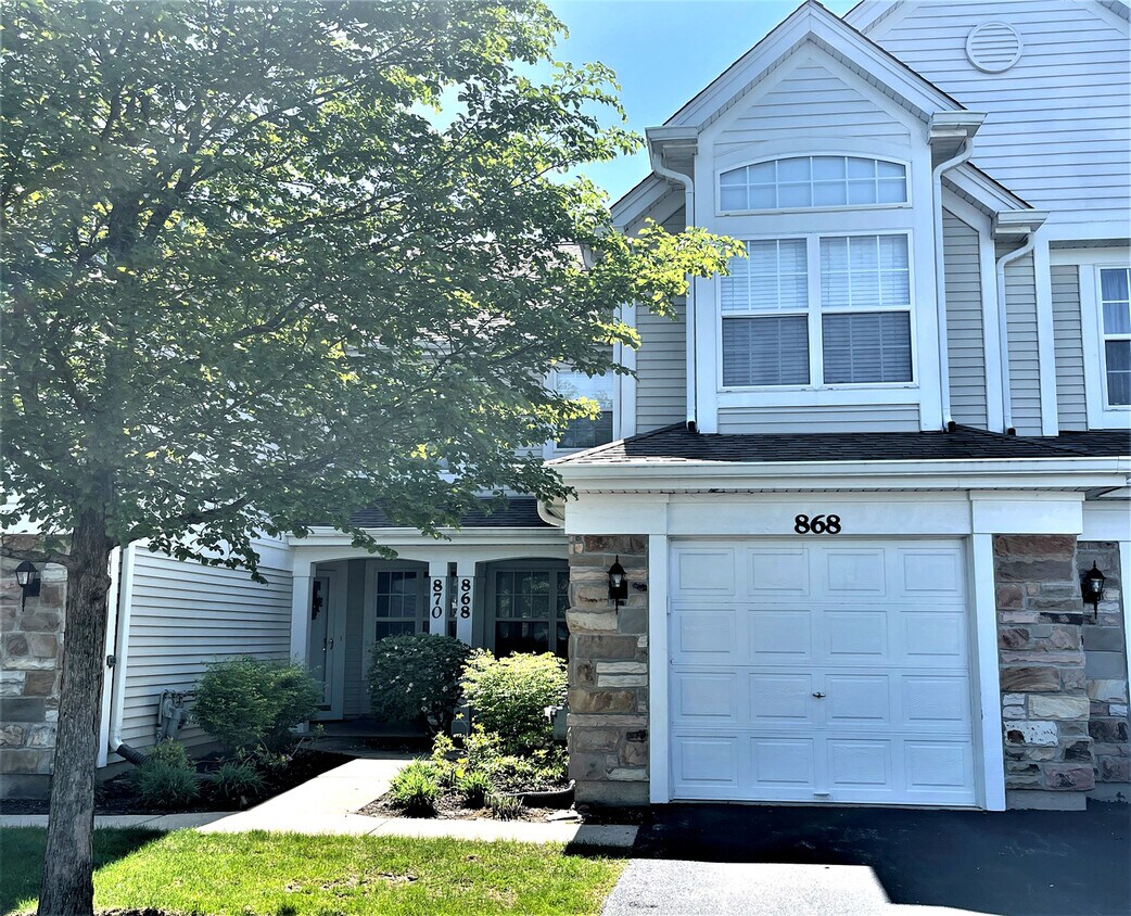 Primary Photo - 868 Brompton Ct