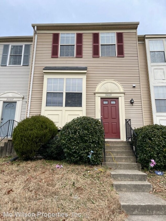 4 br, 2.5 bath House 3009 Antrim Circle House Rental in Dumfries