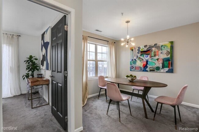 Building Photo - 2 br, 2 bath Condo - 2504 Woodward Ave # 15