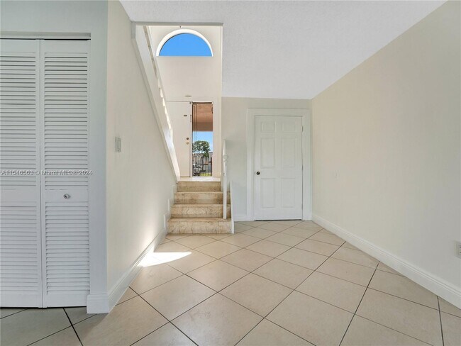Building Photo - 1331 SW 124th Ct