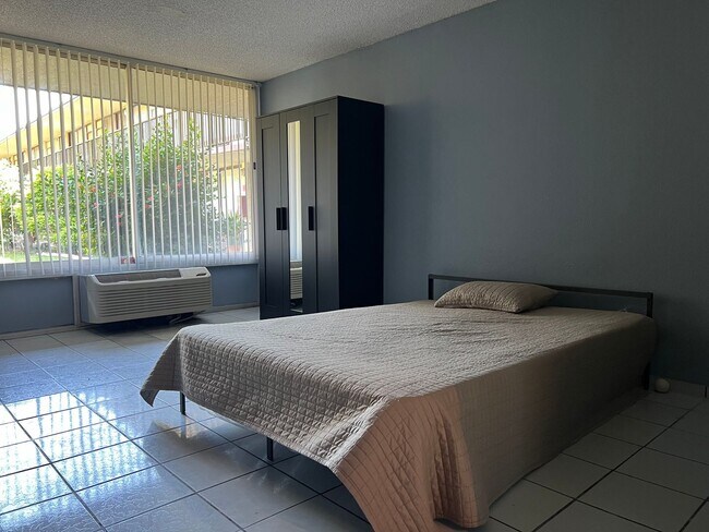 Building Photo - Studio apartment including Water, Electric...