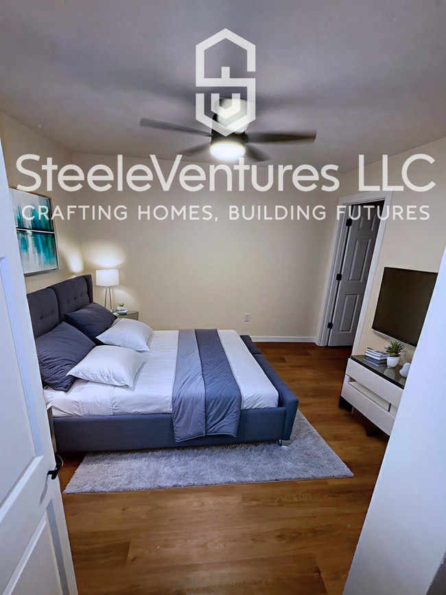 Master Bedroom - 4138 N Edmondson Ave
