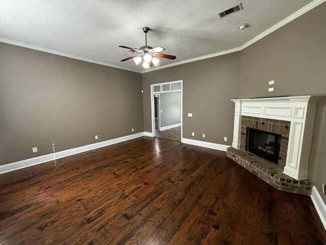 Foto del edificio - 155 Mason Way