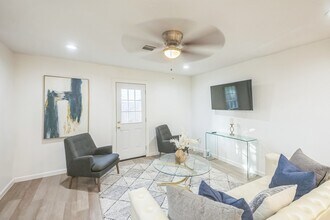 Building Photo - 5236 Perry St