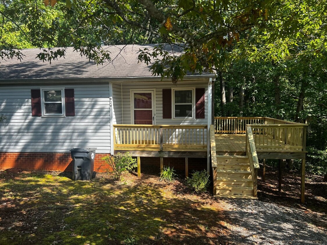 Foto principal - 924-926 Grand Arbre Dr