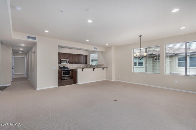 Foto del edificio - 17850 N 68th St