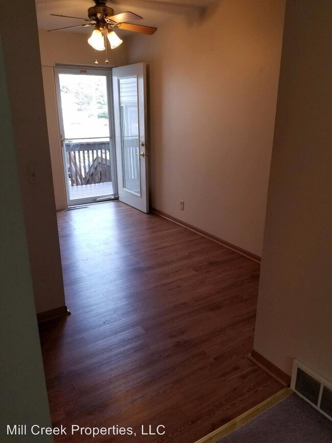 Foto del edificio - 323-933 10th Ave N