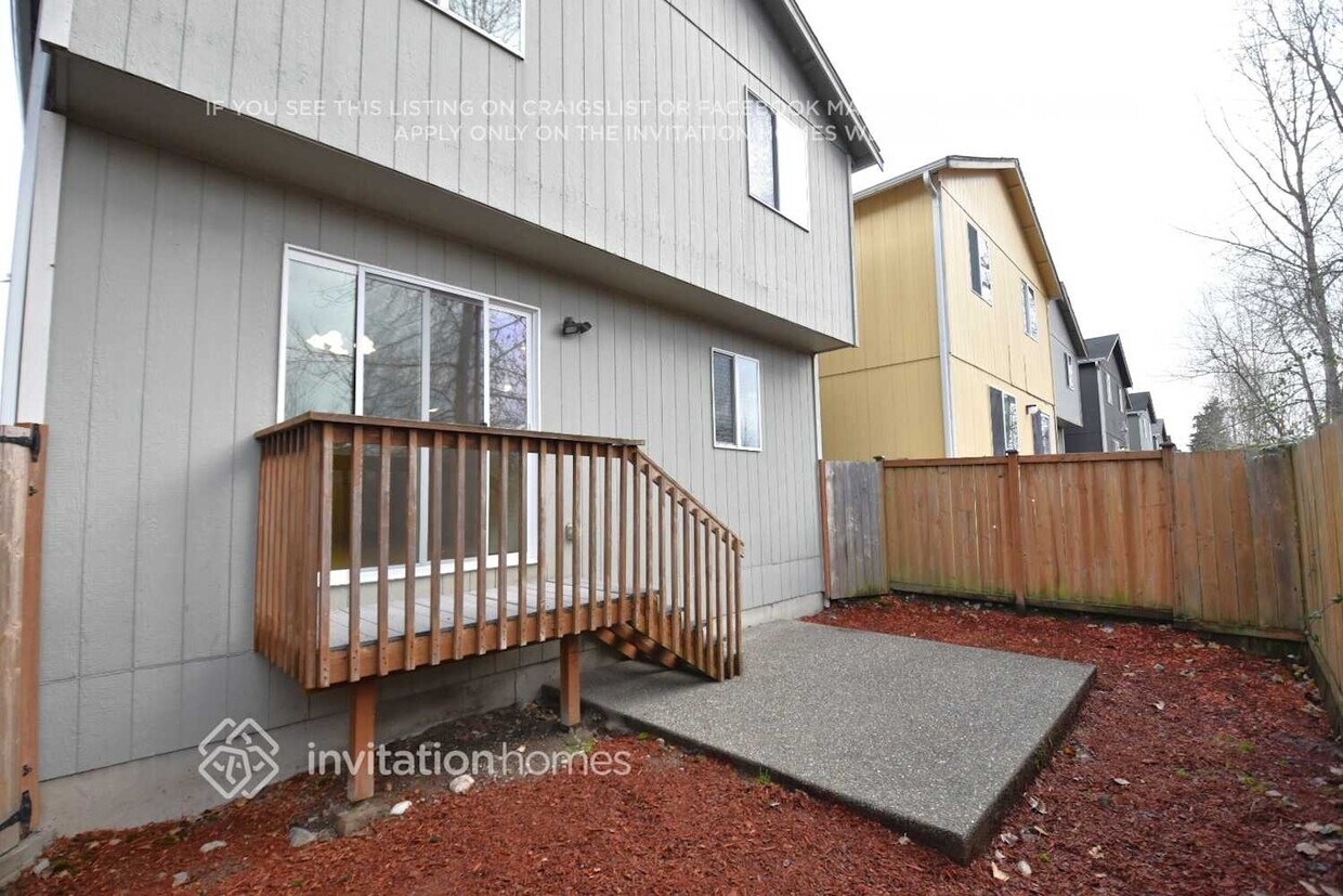 Building Photo - 17612 72nd Ave E