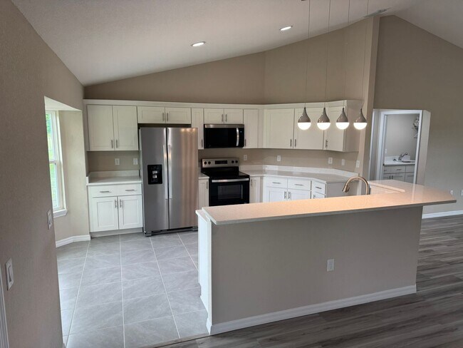Foto del edificio - Stunning Brand-New 3BR/2BA Block Home