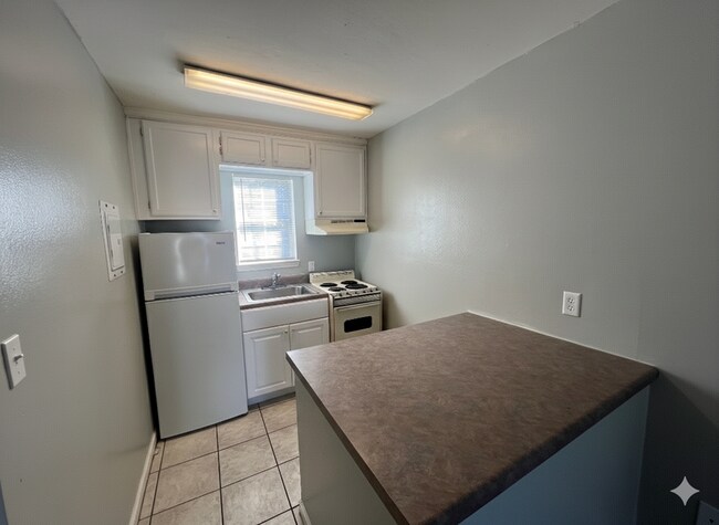 Building Photo - 115 Shell Ave SE