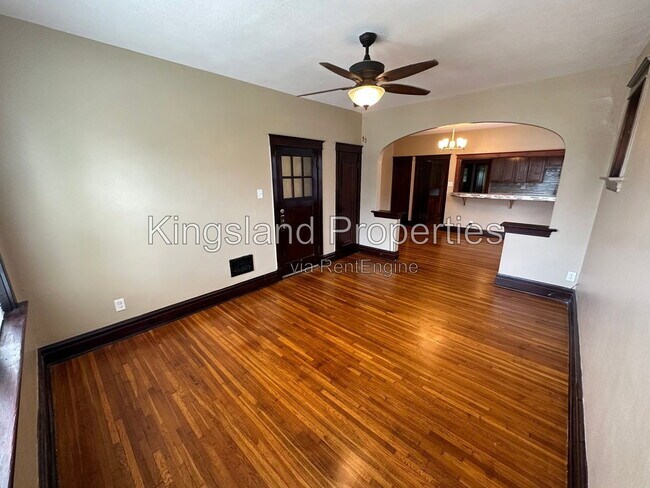 Foto del edificio - 4947 Arsenal St