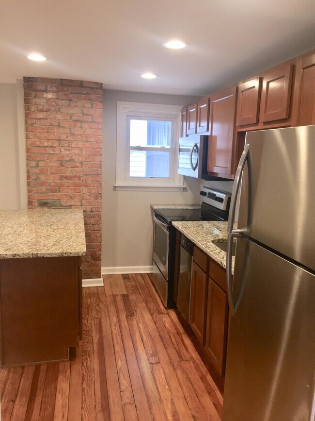 1301 S Braddock Ave Unit 2, Pittsburgh, PA 15218 Apartments in