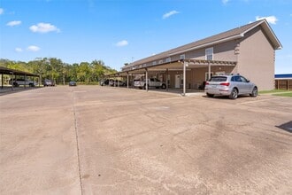 Building Photo - 210 Brazos St