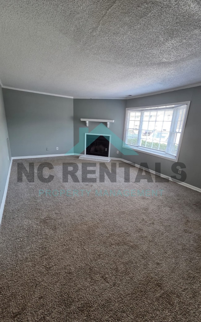 Photo - 100 Kristin Dr House