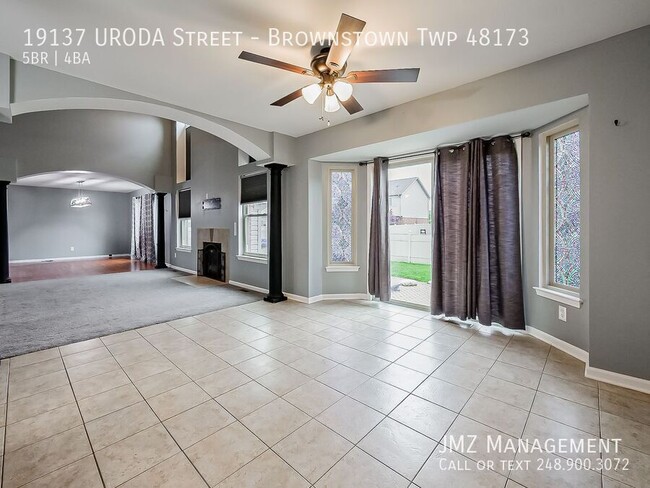 Building Photo - 19137 Uroda St