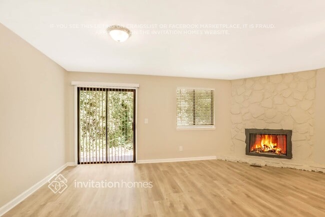 Building Photo - 6423 Van Eyck Way NW