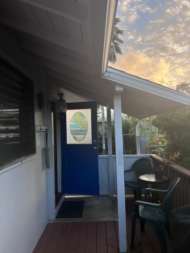 Building Photo - 324B Kalama St