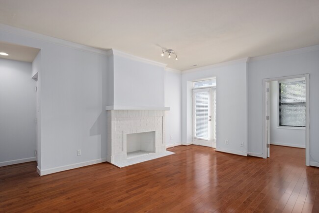 Building Photo - 615 Clara Ave