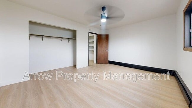 Building Photo - 215 E Arbor Ave