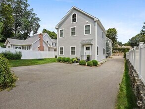 Building Photo - 74 Forest St