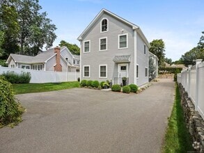 Building Photo - 74 Forest St