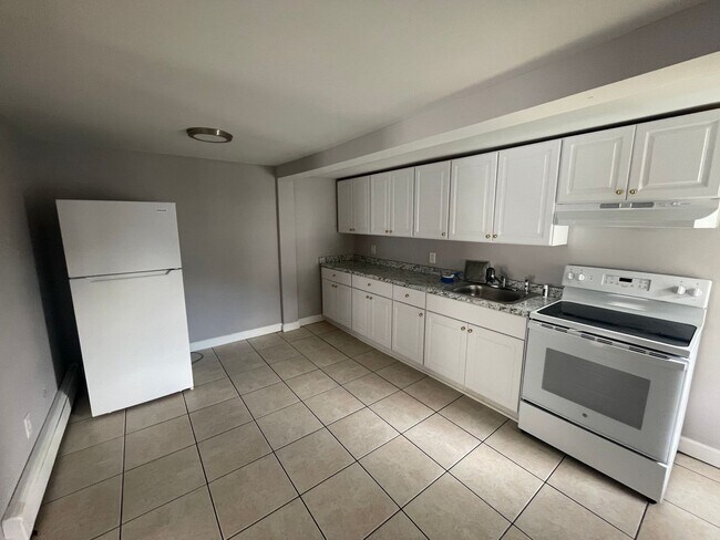 Building Photo - 72 Mountain Ave