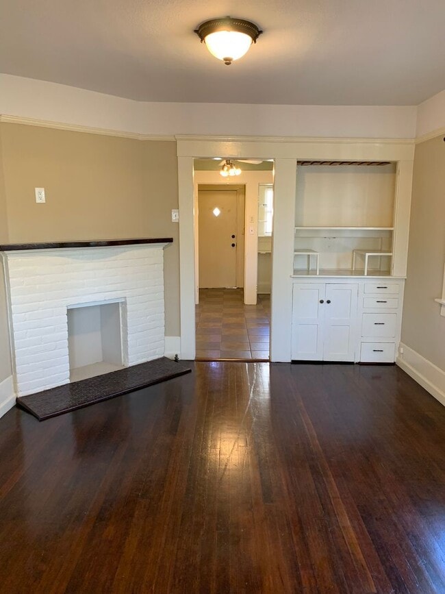 Building Photo - Old World Charm in Cortez Hills!