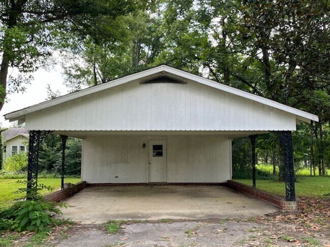 Building Photo - Renovated 3 Bedroom 1 Bath Home for Rent