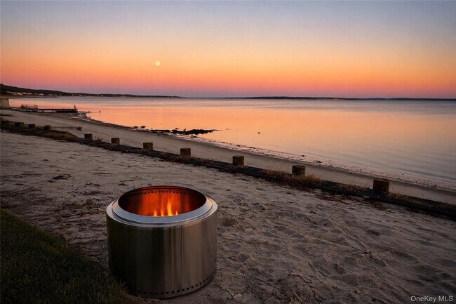 Foto del edificio - 8908 Peconic Bay Blvd