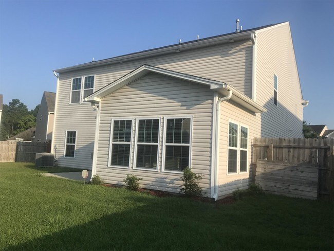 Building Photo - 409 Butterfly Bush Dr