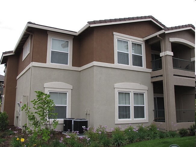 Foto principal - Corsair Park Senior Apartments
