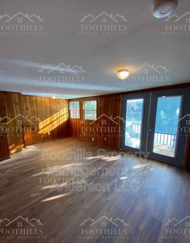 Building Photo - 127 Rocky Shores Boat Ramp Rd