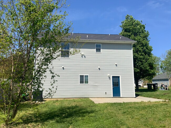 Building Photo - 13417 Homewood Dr