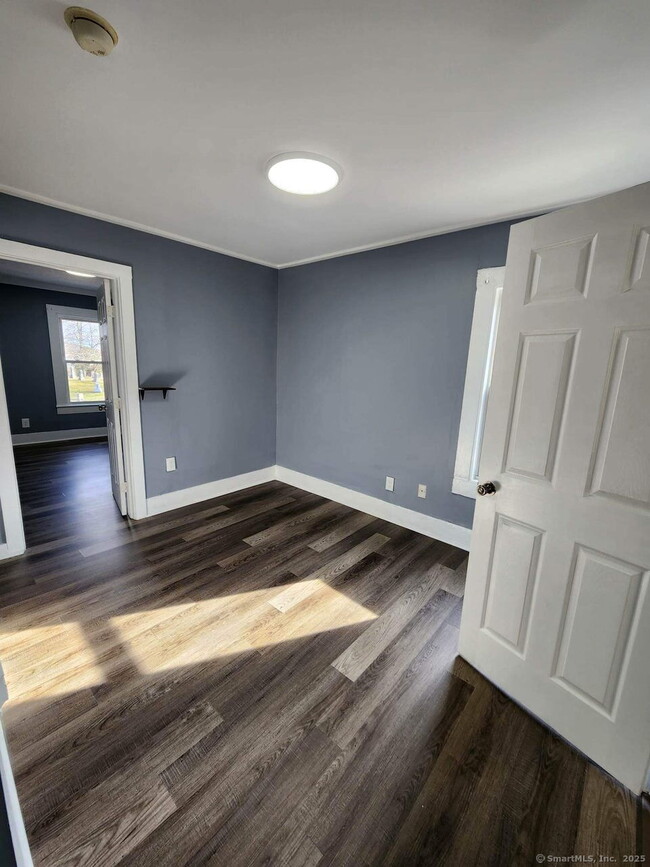 Building Photo - 51 Draher St