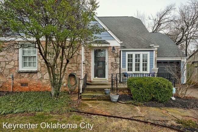 Foto del edificio - 3 br, 3 bath House - 612 NW 37th St