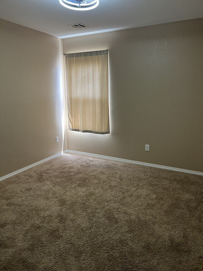 Foto del edificio - 9116 Snowberry Dr