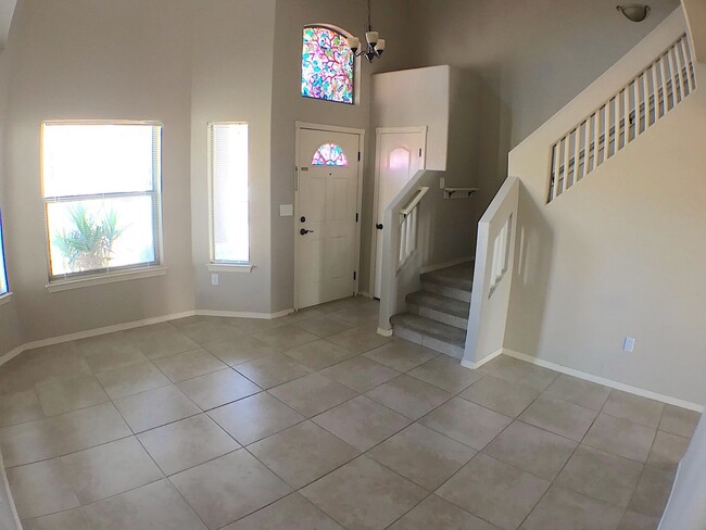 Building Photo - Northeast El Paso 3 Bed Refrig A/C