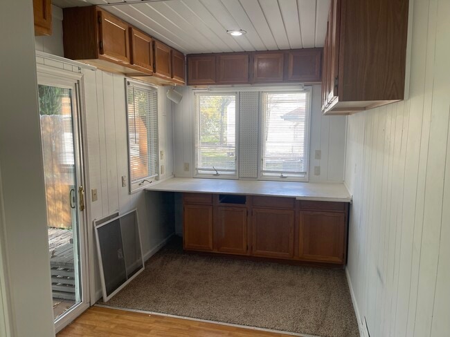 Building Photo - 317 S Market St