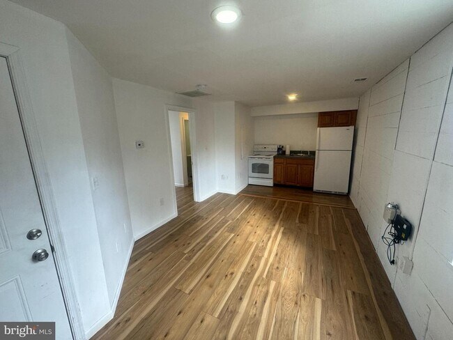 Foto del edificio - 135 W Main St