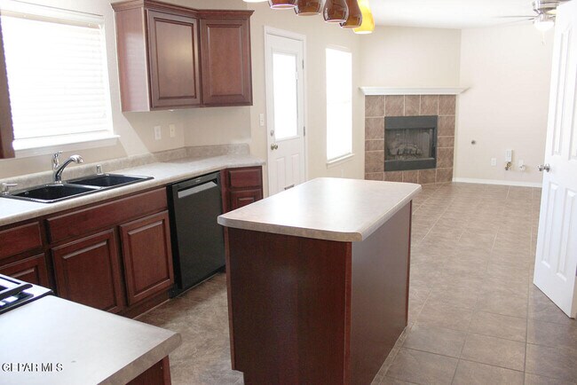 Building Photo - 1458 Senda Del Sol Ln