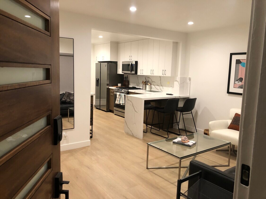 Foto principal - 3917 Tilden Ave