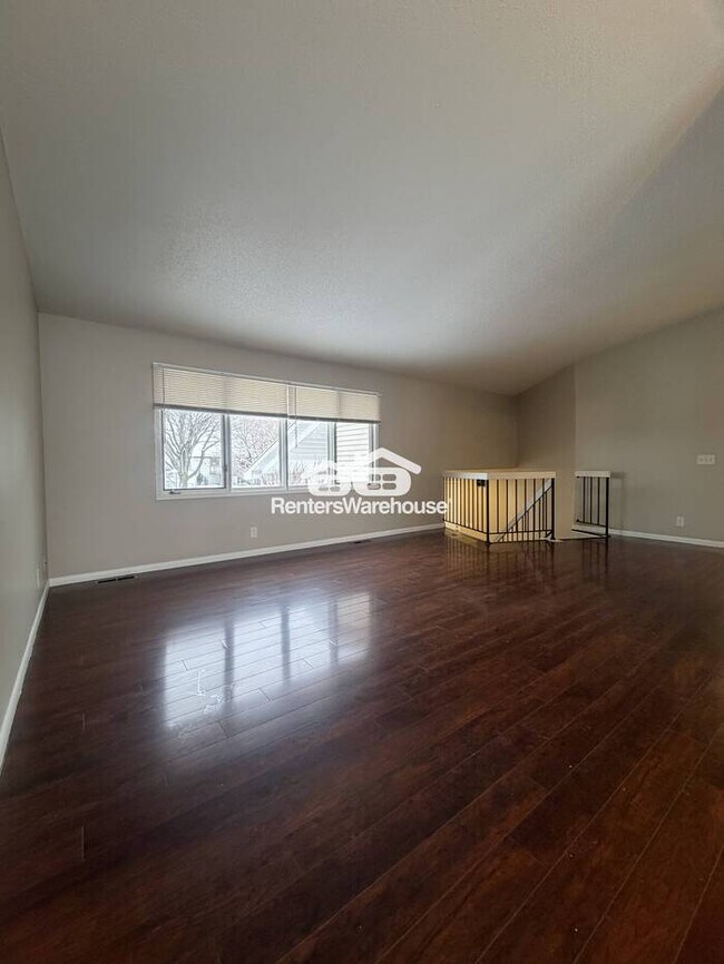 Building Photo - Available March 1st! 4 Bedroom 2 Bath Single Family Home in Minneapolis