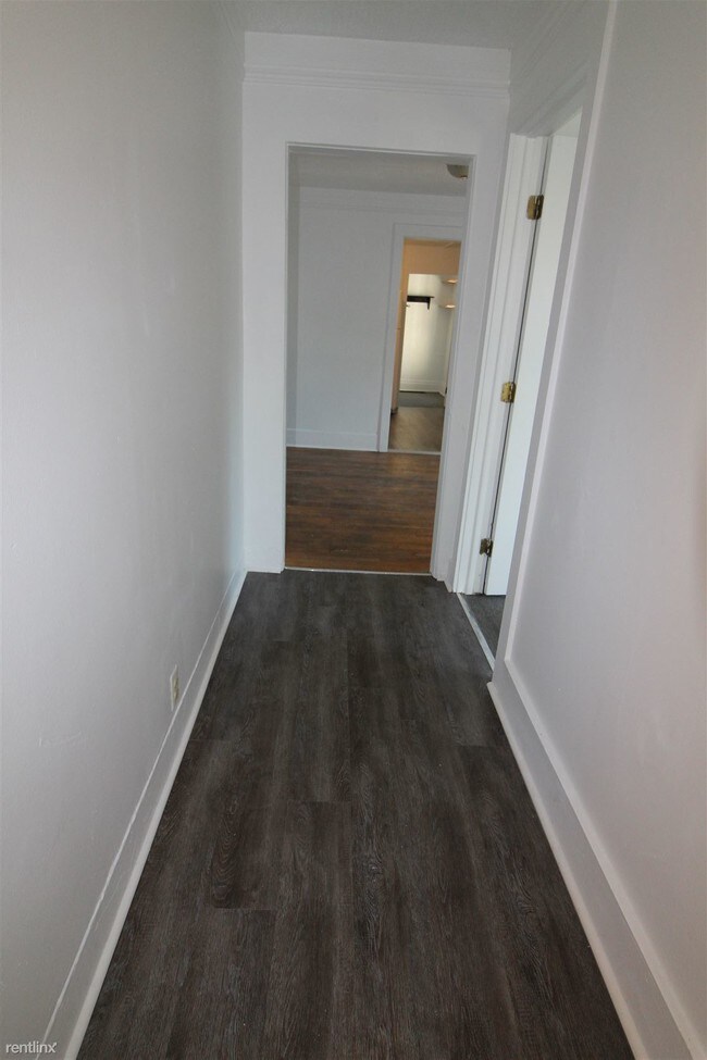 Building Photo - 4 br, 1 bath House - 809 S Division St