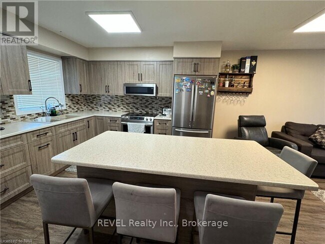 Photo du bâtiment - 8141-8141 Coventry Rd