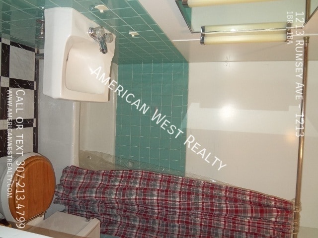 Building Photo - 1213 Rumsey Ave