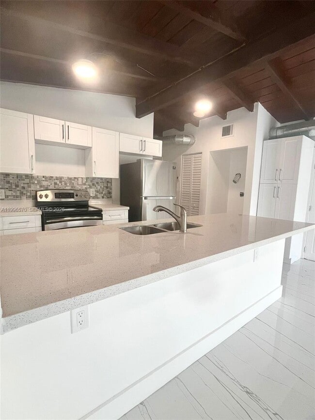 Foto del edificio - 1776 NE 178th St