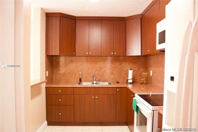 Building Photo - 14850 Naranja Lakes Blvd