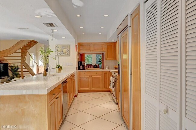 Foto del edificio - 3 br, 2.5 bath Townhome - 6586 Patio Ln