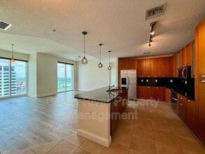 Building Photo - 1431 Riverplace Blvd