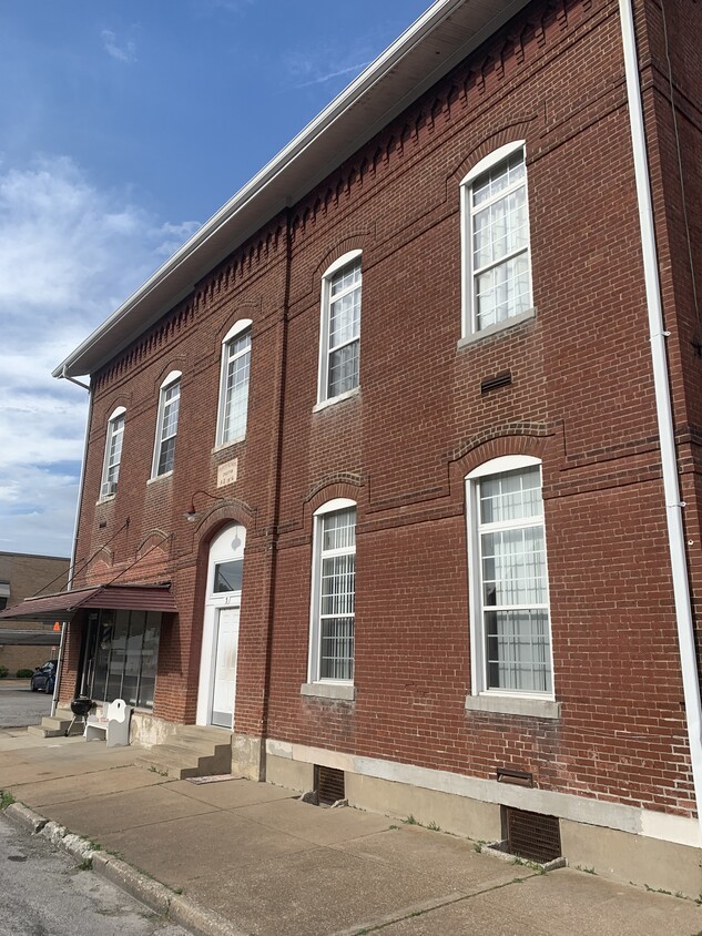 5 S Alton St, Freeburg, IL 62243 Apartments in Freeburg, IL